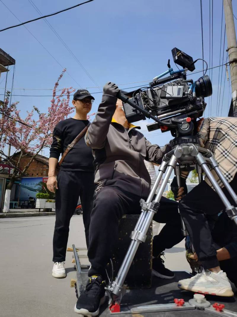 白朗县广告片拍摄：快消品牌爆款之选，网感内容适配社媒传播！
